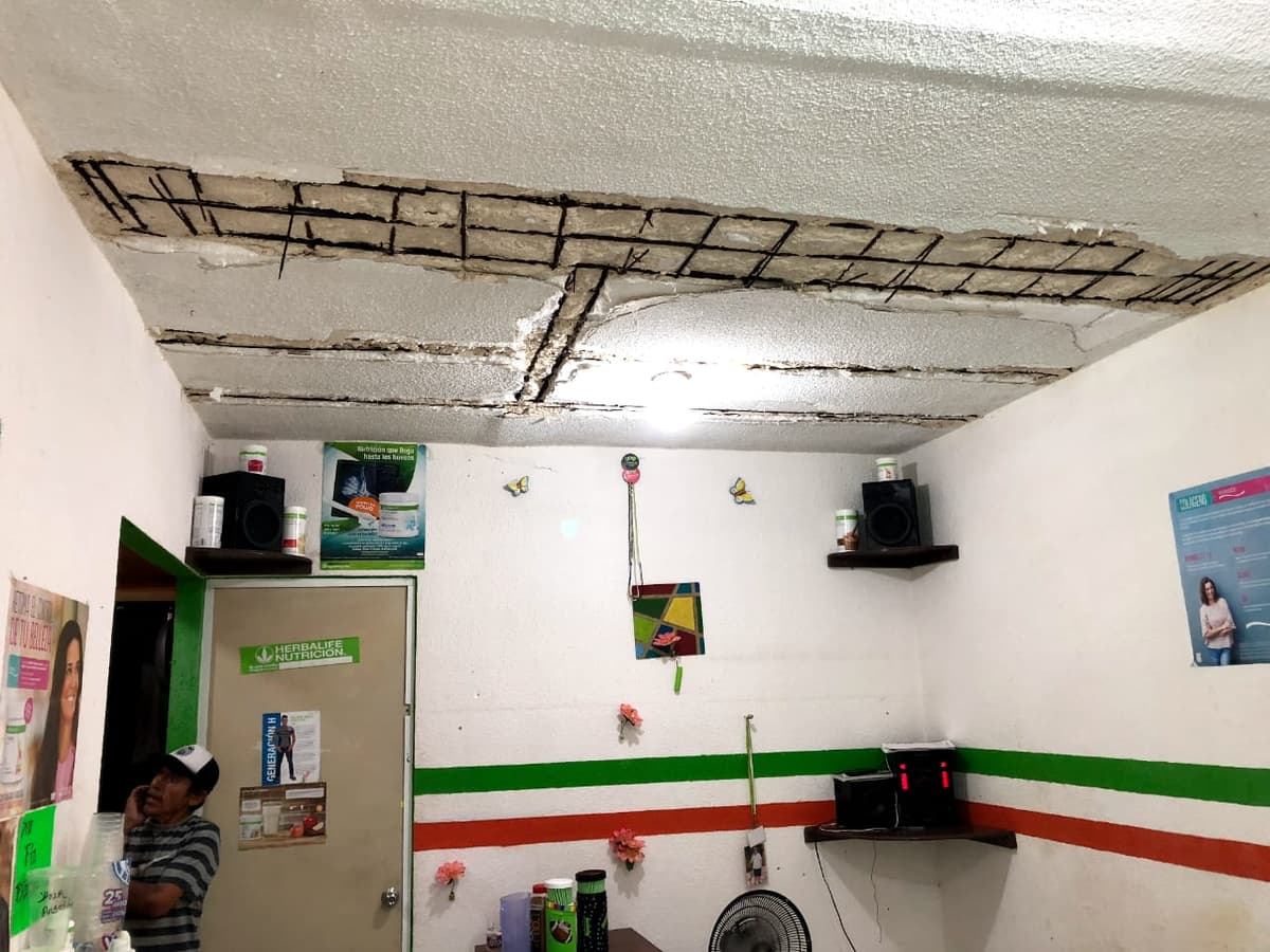 Reclaman apoyo a Laura Beristain por deterioro de viviendas