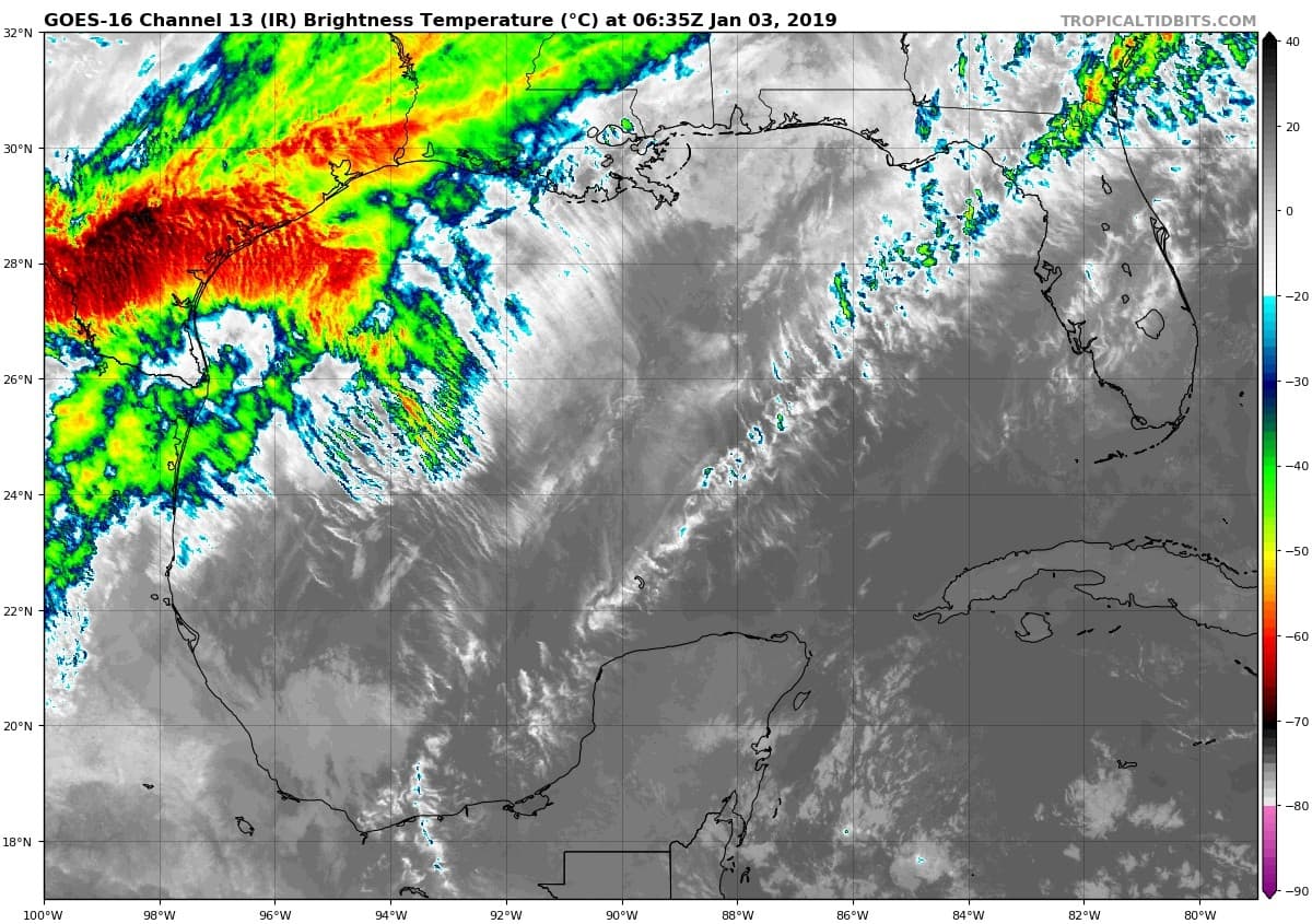 Clima cálido y lluvias aisladas, previo a llegada de frente frío