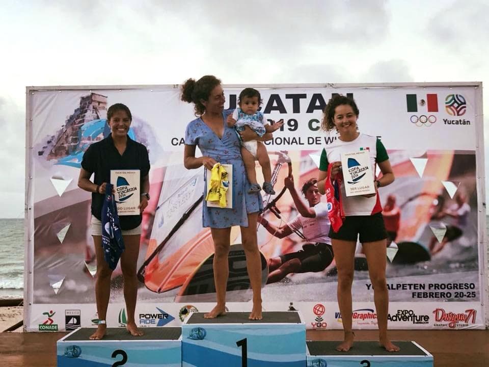 Demita Vega, campeona nacional de windsurf