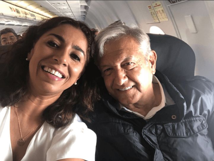 Marybel Villegas utiliza foto antigua con AMLO para desvirtuar información