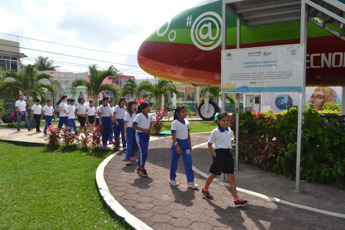 FPMC imparte taller para conocer la historia de la bandera de México