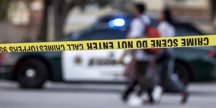 Niño de cuatro años dispara a su mamá embarazada