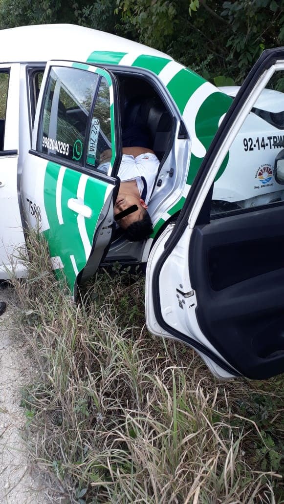 Fatal choque entre taxistas rumbo a Leona Vicario