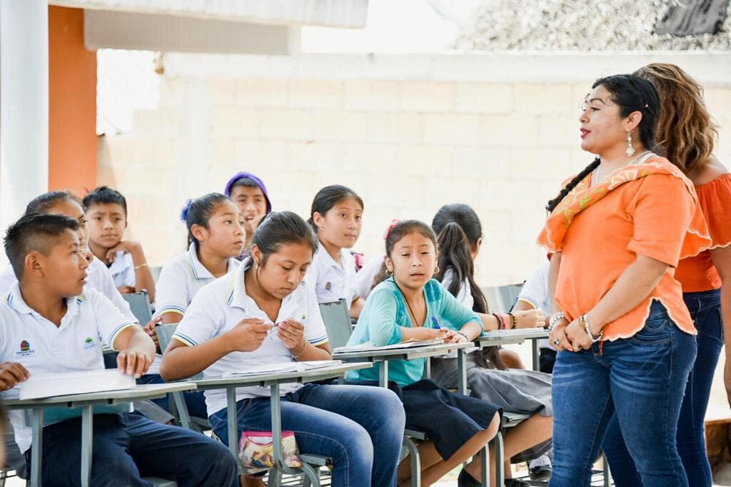 Para erradicar violencia contra las mujeres, imparten taller en la Zona Maya