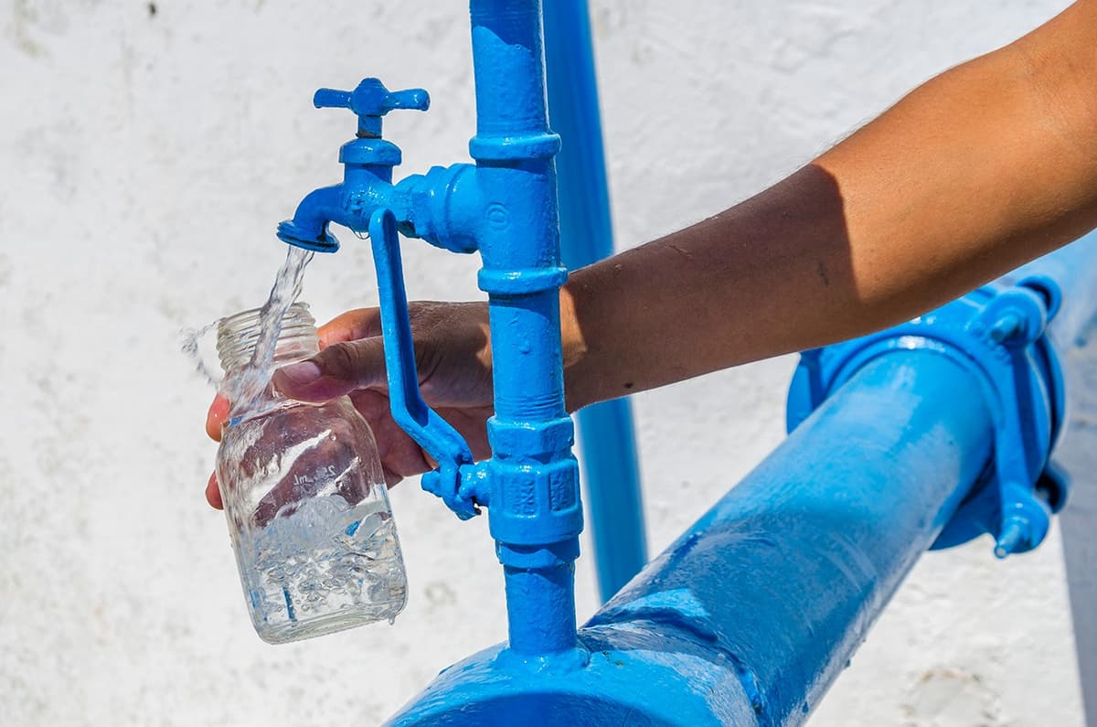 ONU exhorta a "no dejar a nadie atrás" en el derecho al agua