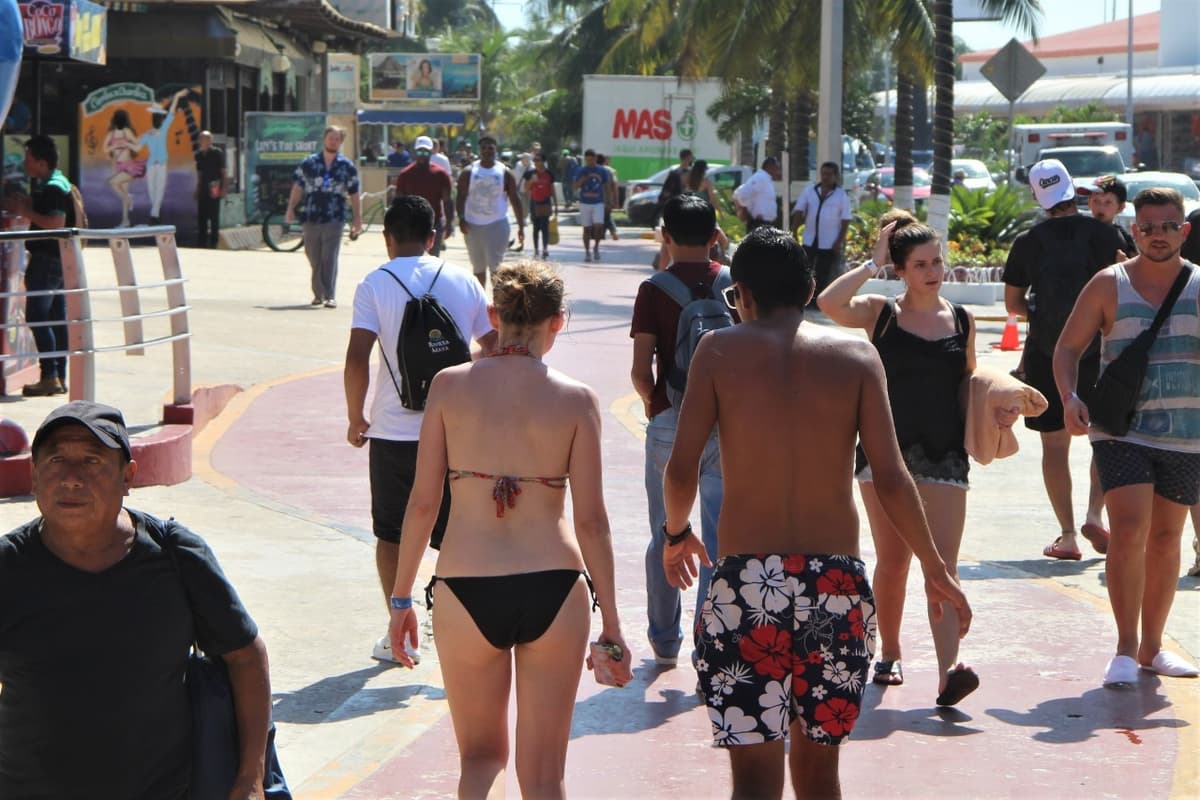 Galería: Springbreakers disfrutan de sol y arena