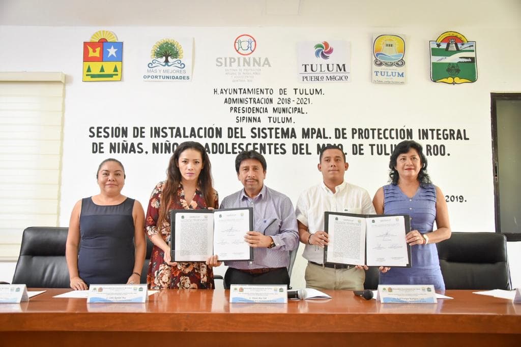 Víctor Mas firma convenio de colaboración a favor de niños y adolescentes