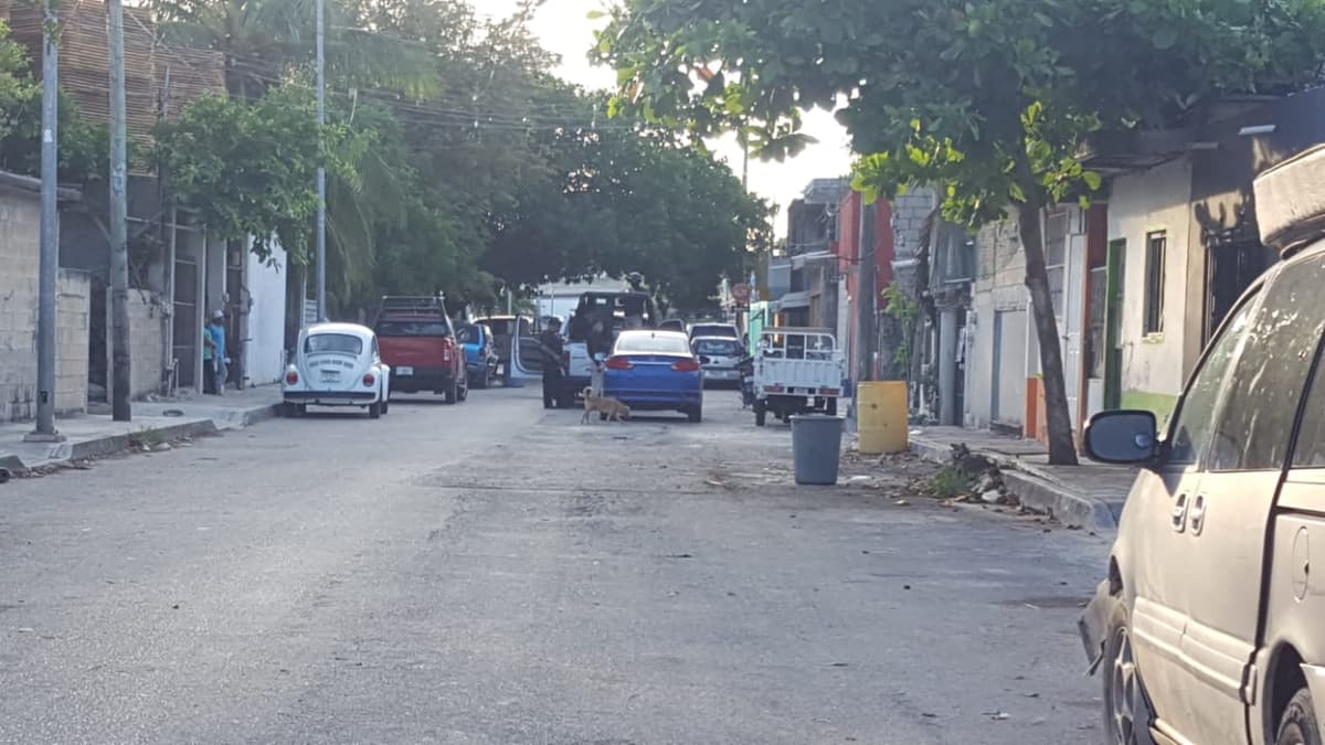 Detienen a tres en cateo a casa de Playa del Carmen