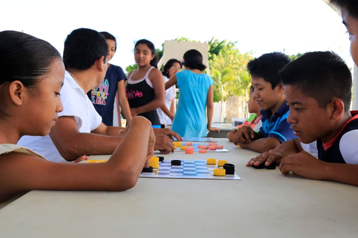 Gobierno de Solidaridad fomenta educación y cultura entre los niños