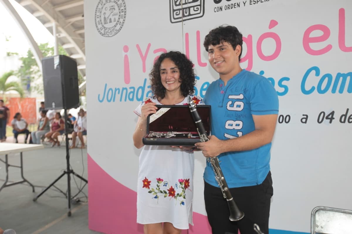 DIF de Solidaridad lleva módulos de atención a Villamar 2 en Playa del Carmen