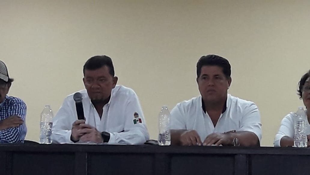 Taxistas de Cozumel rechazan transporte de placas federales