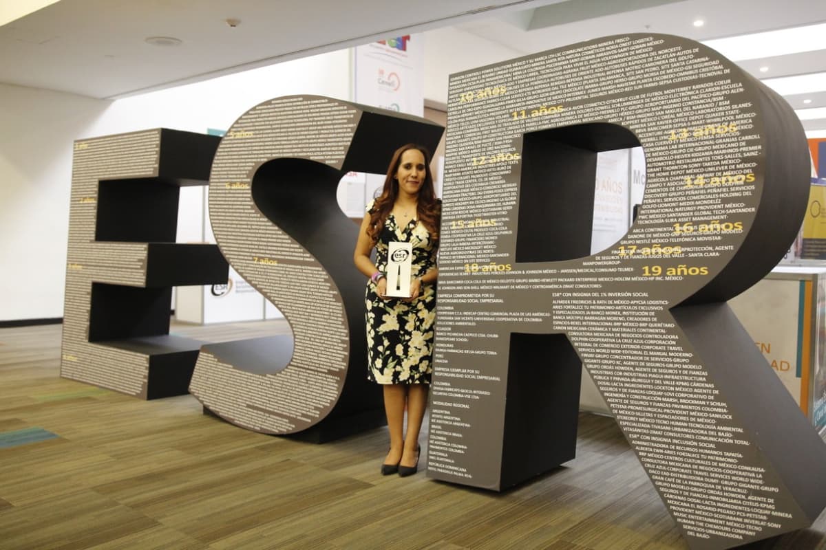 Recibe Aguakan distintivo en Encuentro Latinoamericano de Responsabilidad Social