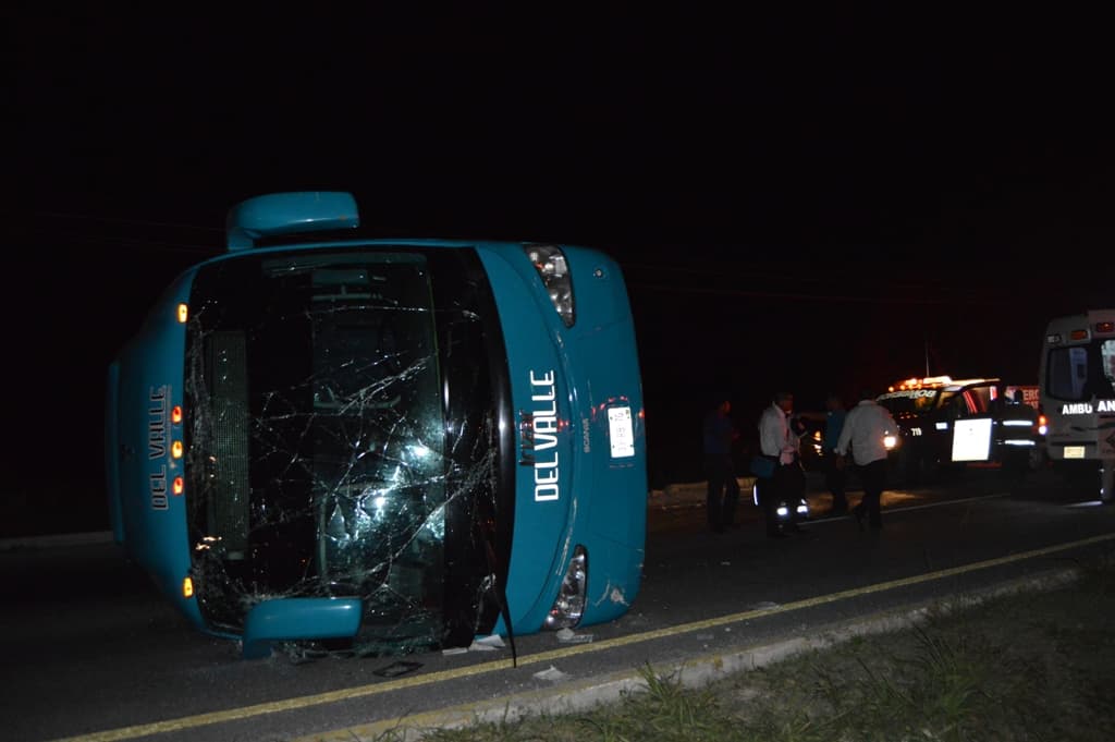 Vuelca autobús del Hotel Vidanta; hay nueve lesionados