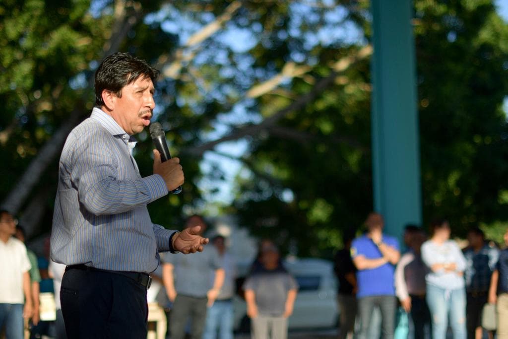 Encabeza Víctor Mas intensa jornada de limpieza en comunidades de Tulum