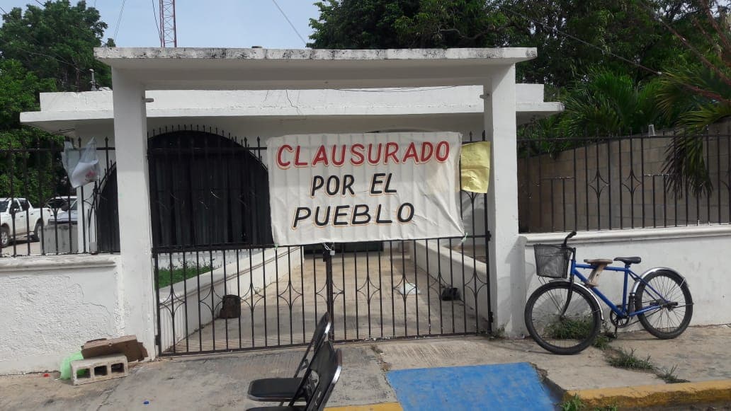 Se levantan los mayas de Quintana Roo contra cobros excesivos de CFE y la clausuran