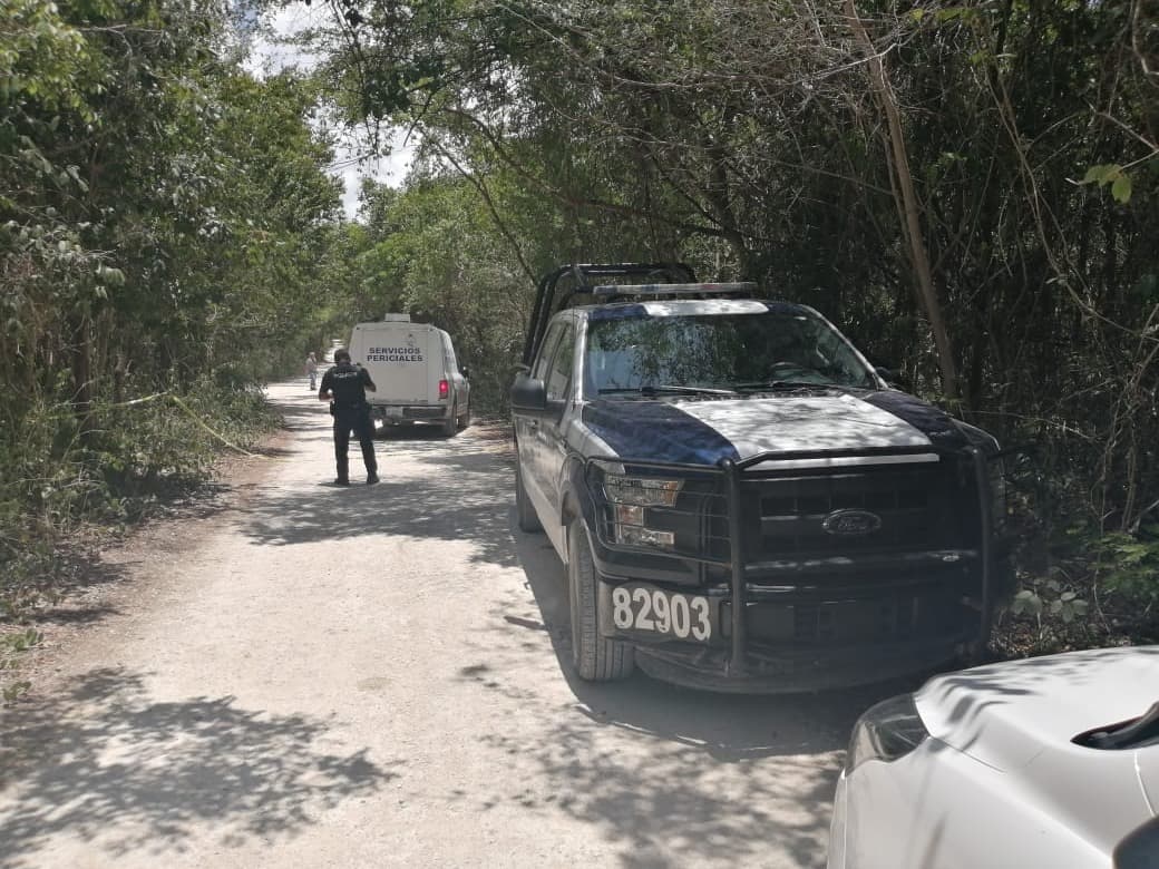 Hallan cadáver decapitado en rancho cercano a Puerto Aventuras