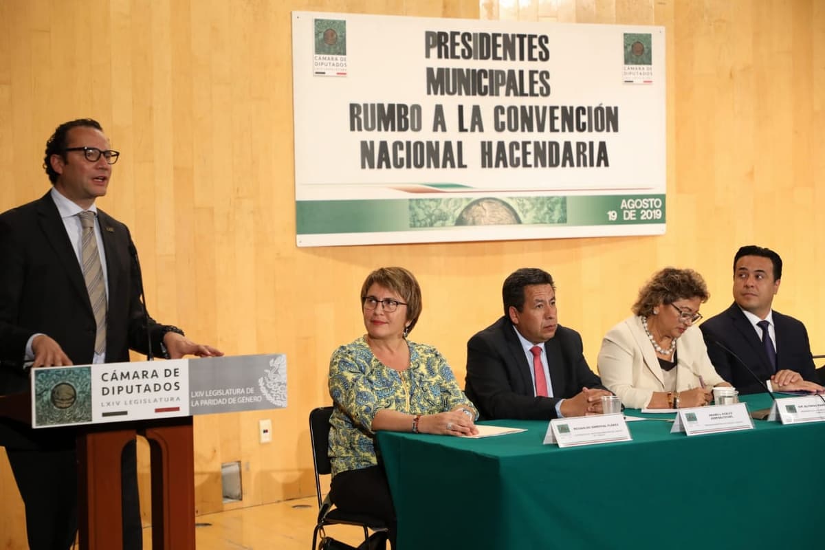 Buscan municipios aumentar recaudación con derechos federales