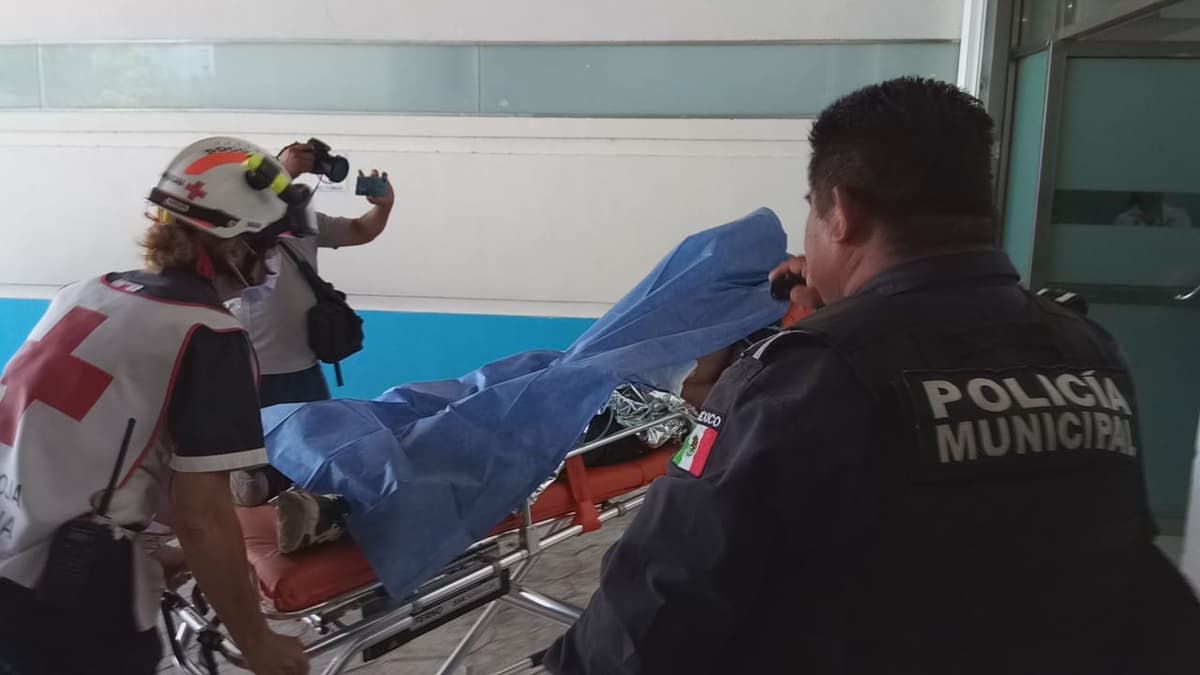 Balean policías a asaltante en Cancún