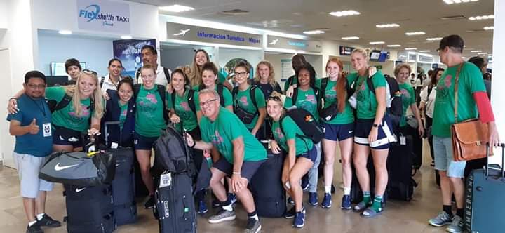Entrena en Cozumel equipo de baloncesto femenil de la Universidad de Utah State