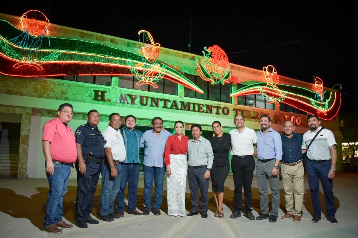 Víctor Mas inaugura fiestas patrias con encendido de luces