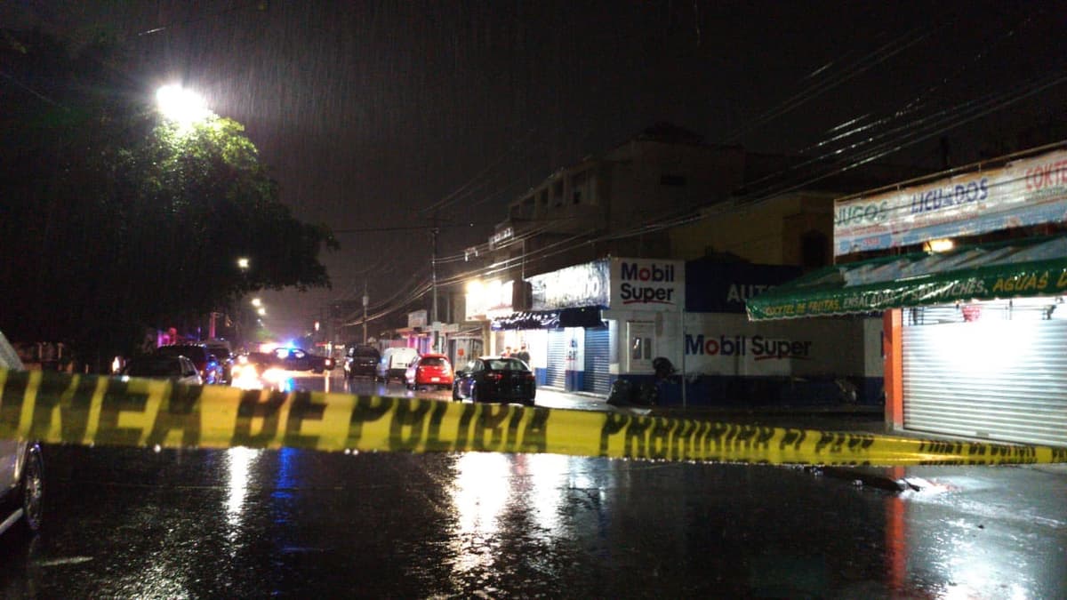 Hombre es ejecutado al interior de un SIX en Cancún