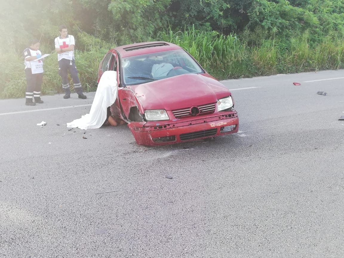 Muere automovilista al salirse por ventana de vehículo a la altura de Paamul