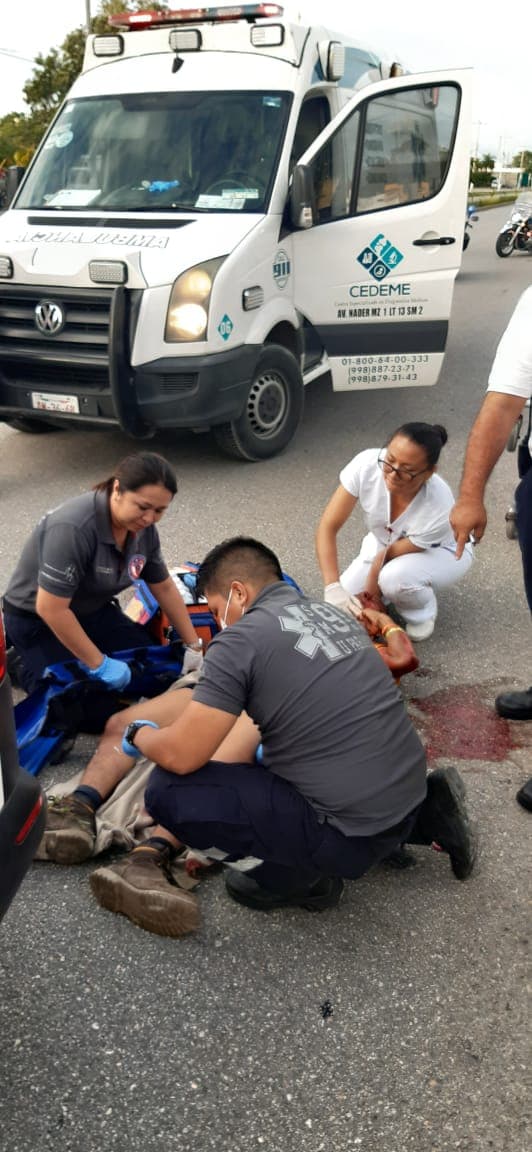 Muere trabajador arrollado por van turística frente a Plaza Progreso en Playa del Carmen
