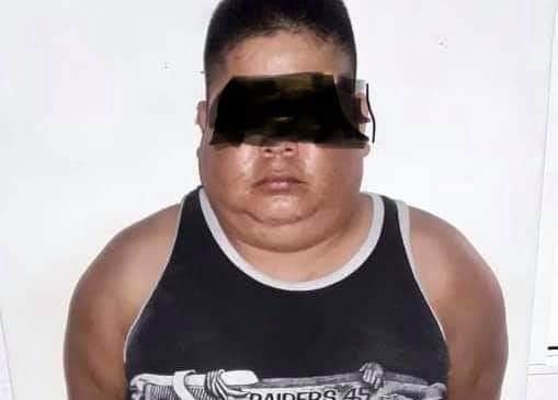 Detienen a sujeto con "cuerno de chivo" en Villas del Sol