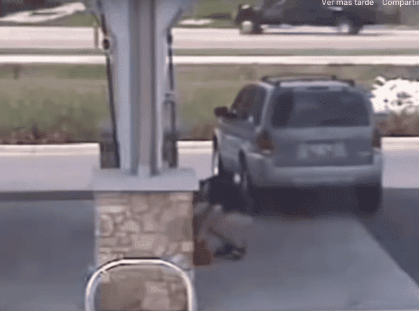 VIDEO: ¡Hombre pierde su vehículo en una gasolinera y se hace viral!