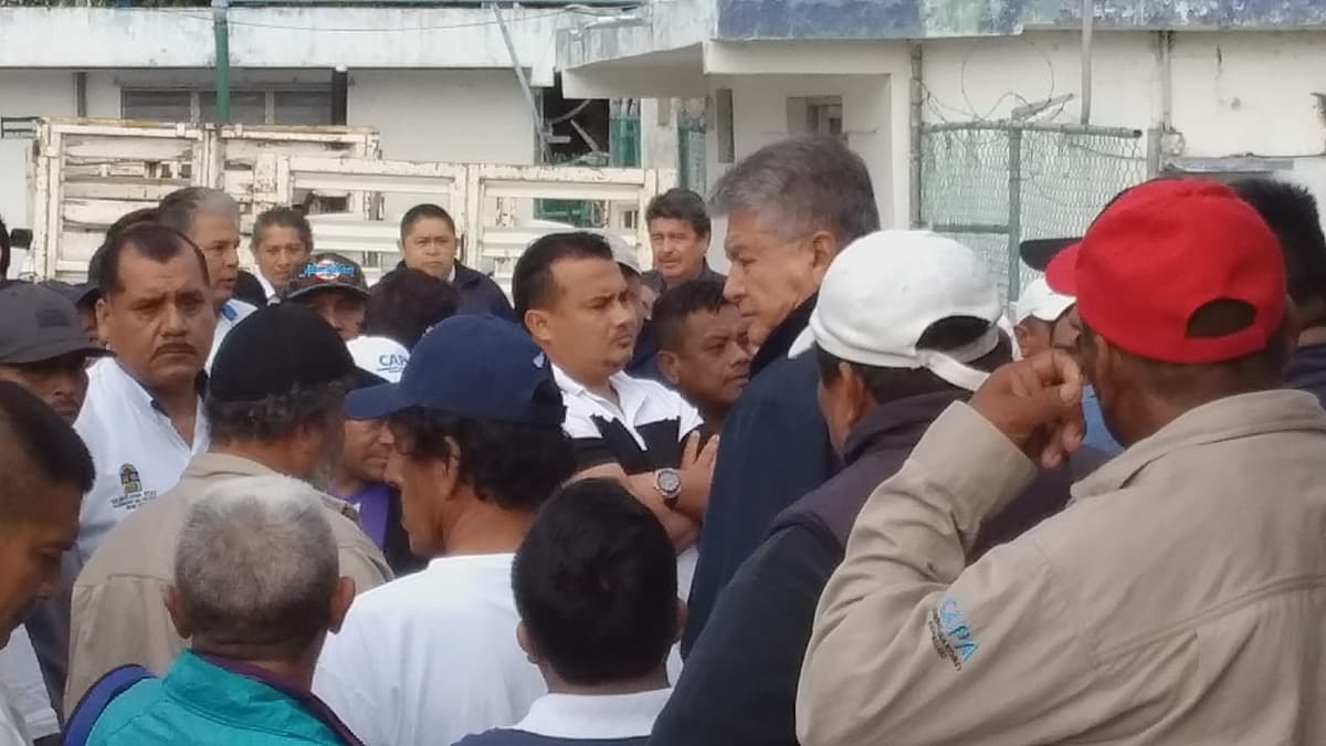 Acusan trabajadores de CAPA descuento injusto en su nómina