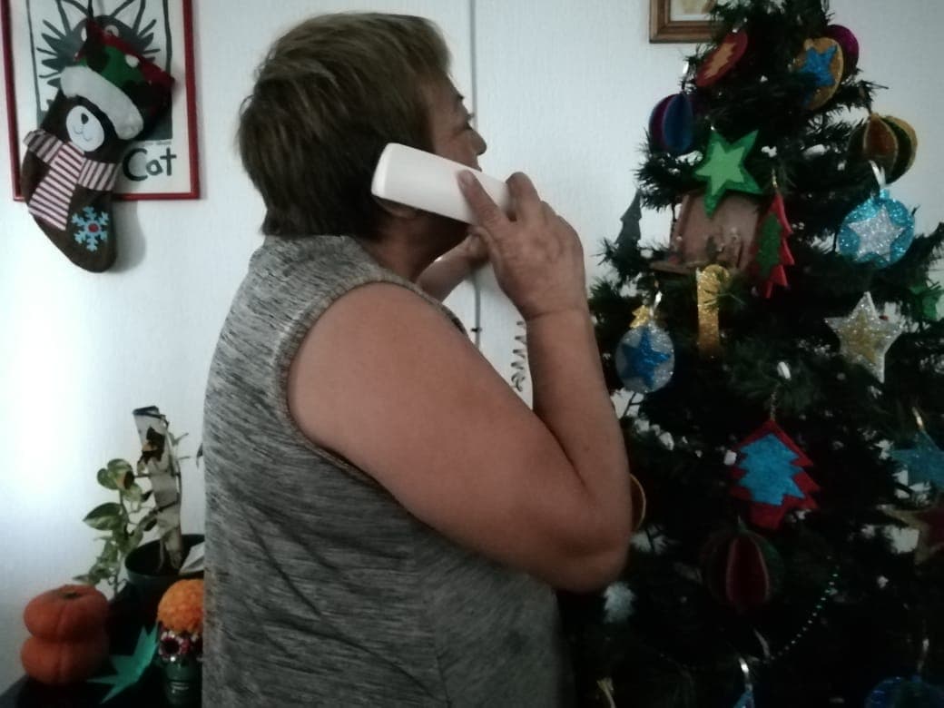 Piden estar alertas a los fraudes decembrinos, como el del "pariente de visita”