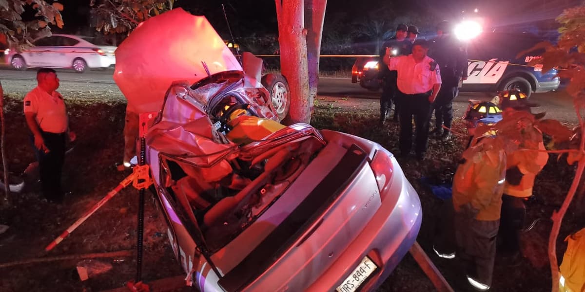 Aparatoso accidente frente a Xcaret por exceso de velocidad