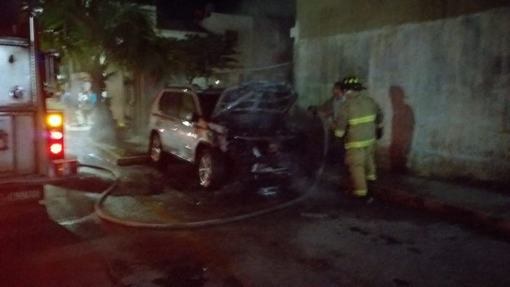 Incendian taxis en distintas partes del Fraccionamiento “Puerto Maya” simultáneamente