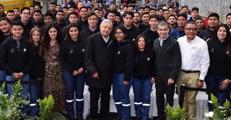 Habrá aumento en beca 'Jóvenes Construyendo el Futuro': AMLO
