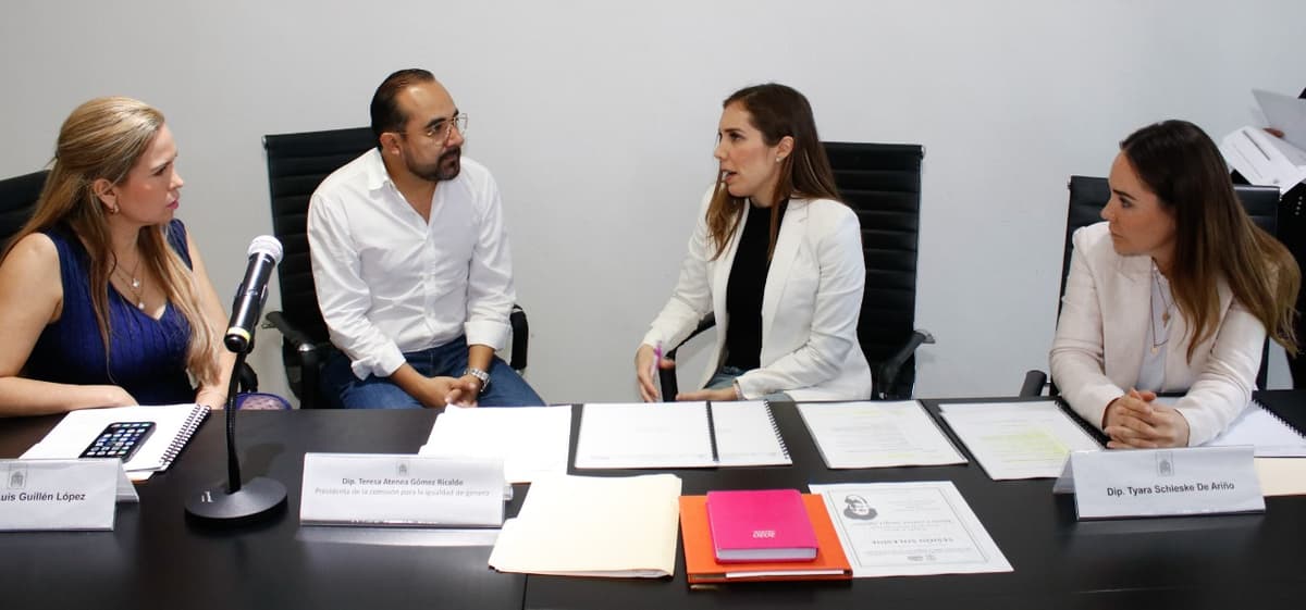 Afinan detalles para la realización del Primer Parlamento de Mujeres