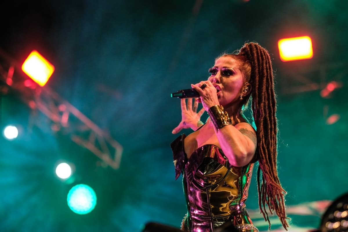 Más de 15 mil cancunenses disfrutaron el concierto de Alejandra Guzmán: Mara