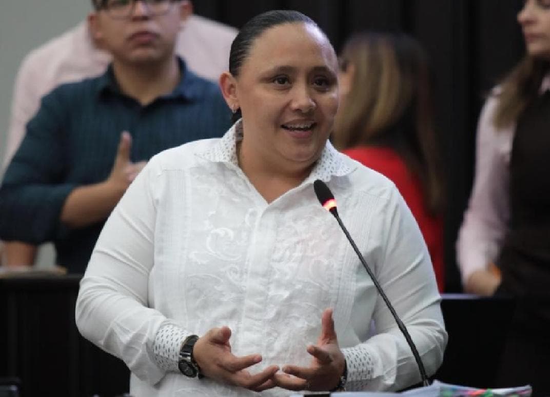 Recibe Cristina Torres a jóvenes de Telesecundaria de Juan Sarabia en el Congreso