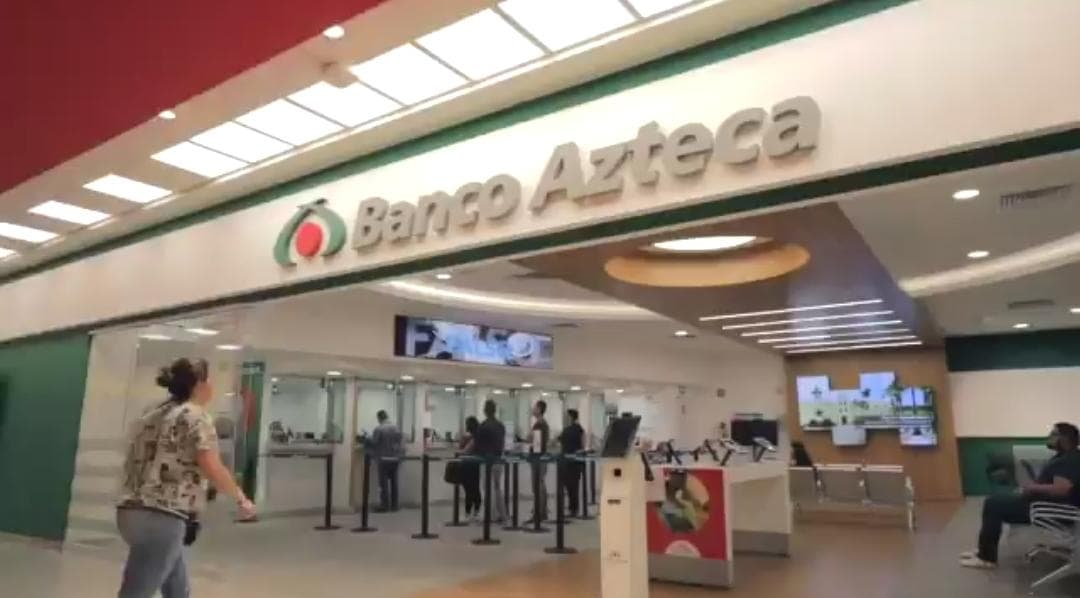 Denuncian en redes supuesto llamado de Banco Azteca a adelantar pagos por Covid-19