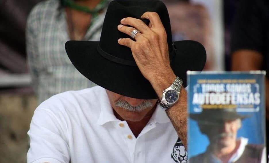 Sancionan a Mireles por expresiones machistas y misóginas