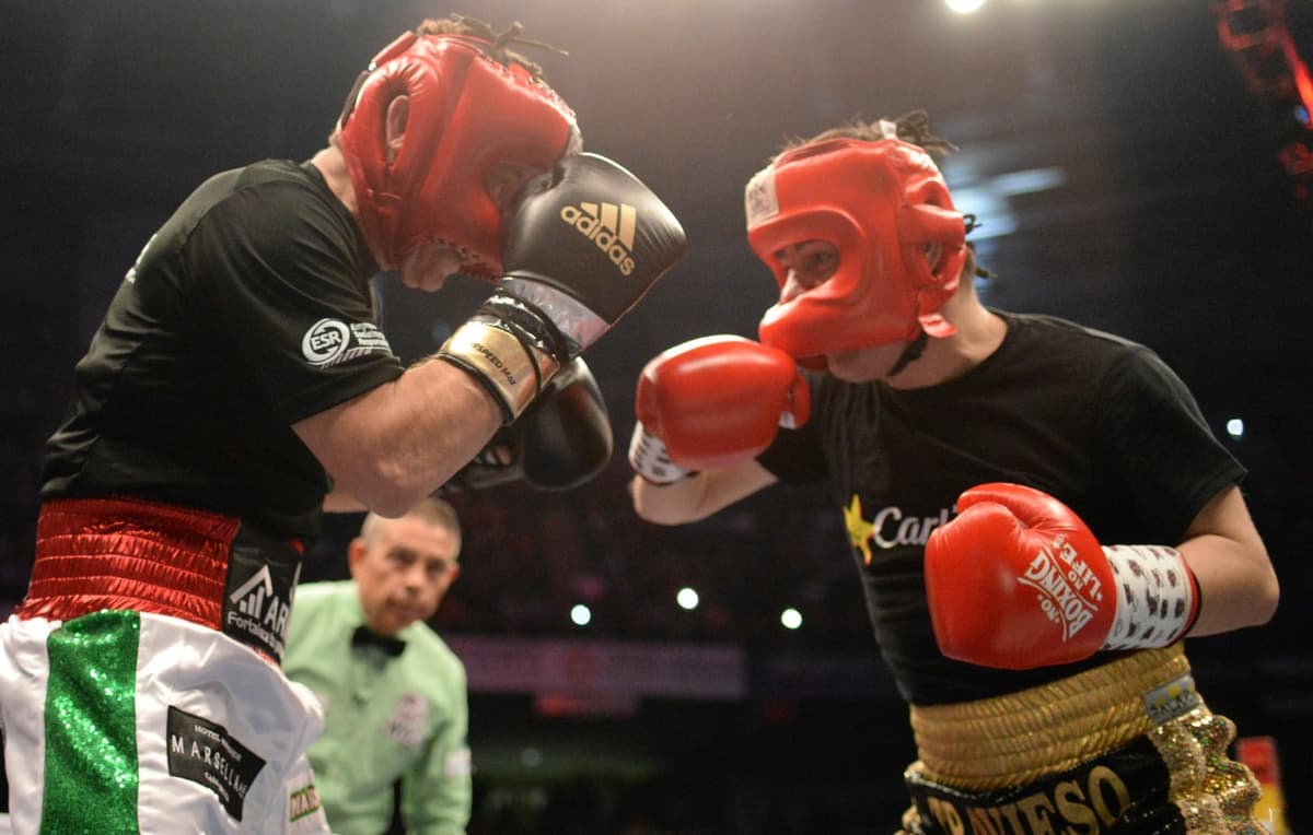 Video: El mejor golpe de la pelea Chávez vs "Travieso" lo recibió el réferi