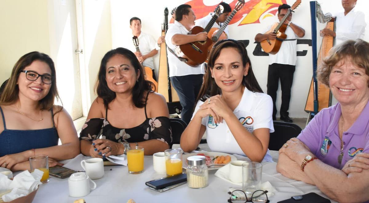 Se reúne Laura Fernández con las mujeres de la CROC