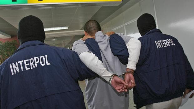 Fiscalía entrega a líder del cártel "Guerreros Unidos" detenido en Bacalar a la Interpol