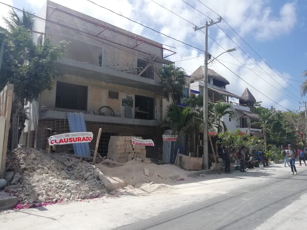 Clausuran cuatro obras más en Puerto Morelos por violar suspensión de actividades