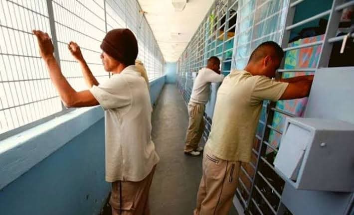 Liberan primeros 78 reos en CDMX por Covid-19; analizan 800 casos más