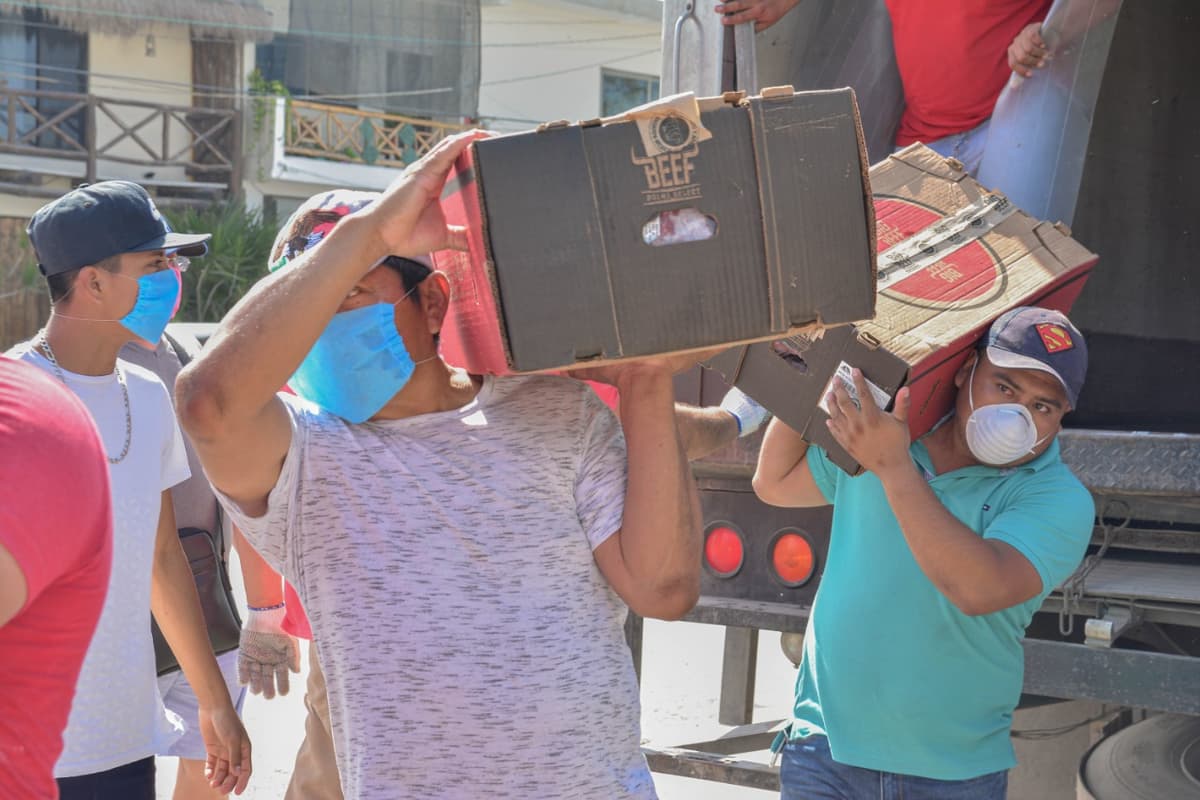 Brigadas entregan alimentos en colonias “Cristal y Yaaxtulum ante Covid-19