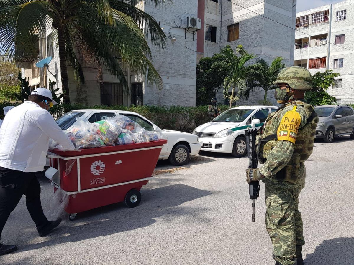 Supervisa Mara Lezama entrega de ayuda alimentaria en Cancún