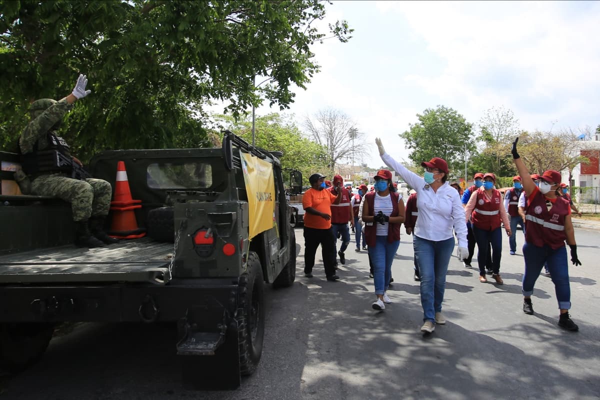 Entrega Gobierno de Solidaridad la ayuda alimentaria en Puerto Aventuras