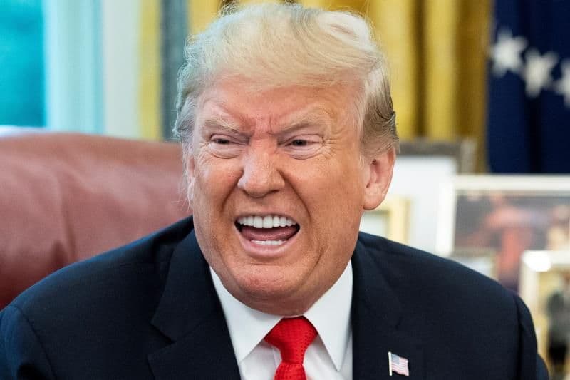 Trump promueve medicamento contra Covid-19 que fabrica laboratorio del que es accionista