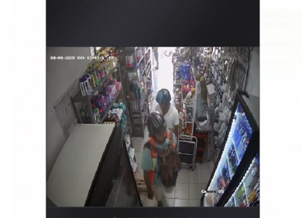 (Video) Se hacen pasar por clientes y roban tiendita en Playa del Carmen