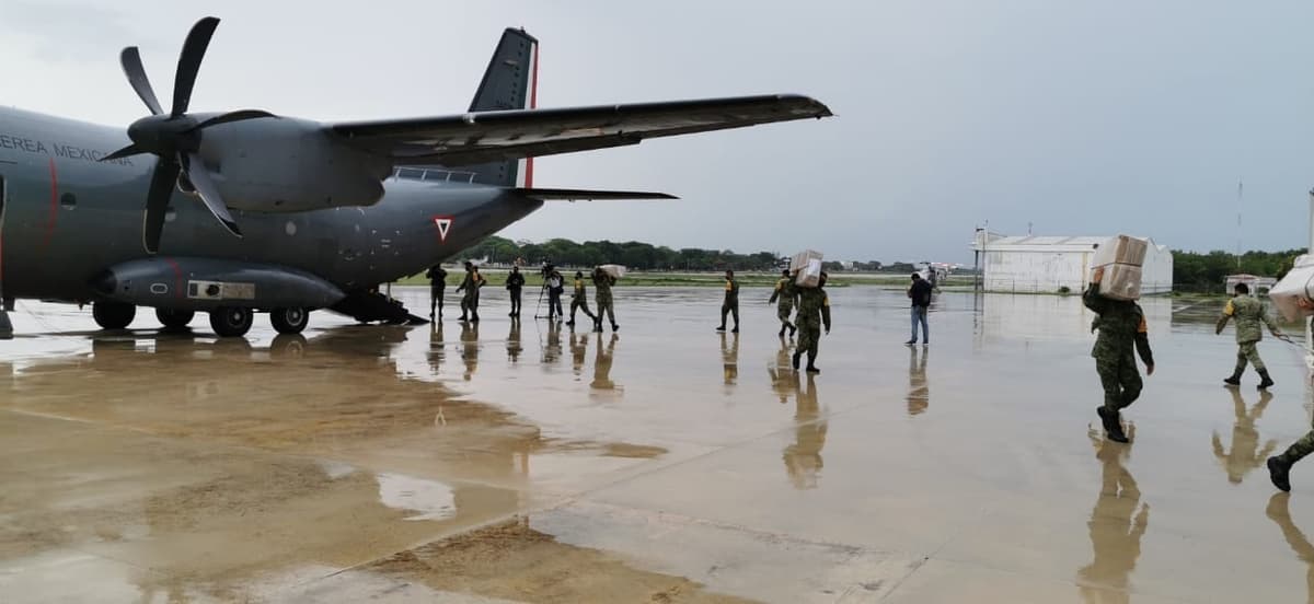 Llega a Chetumal cargamento del ejército con insumos médicos
